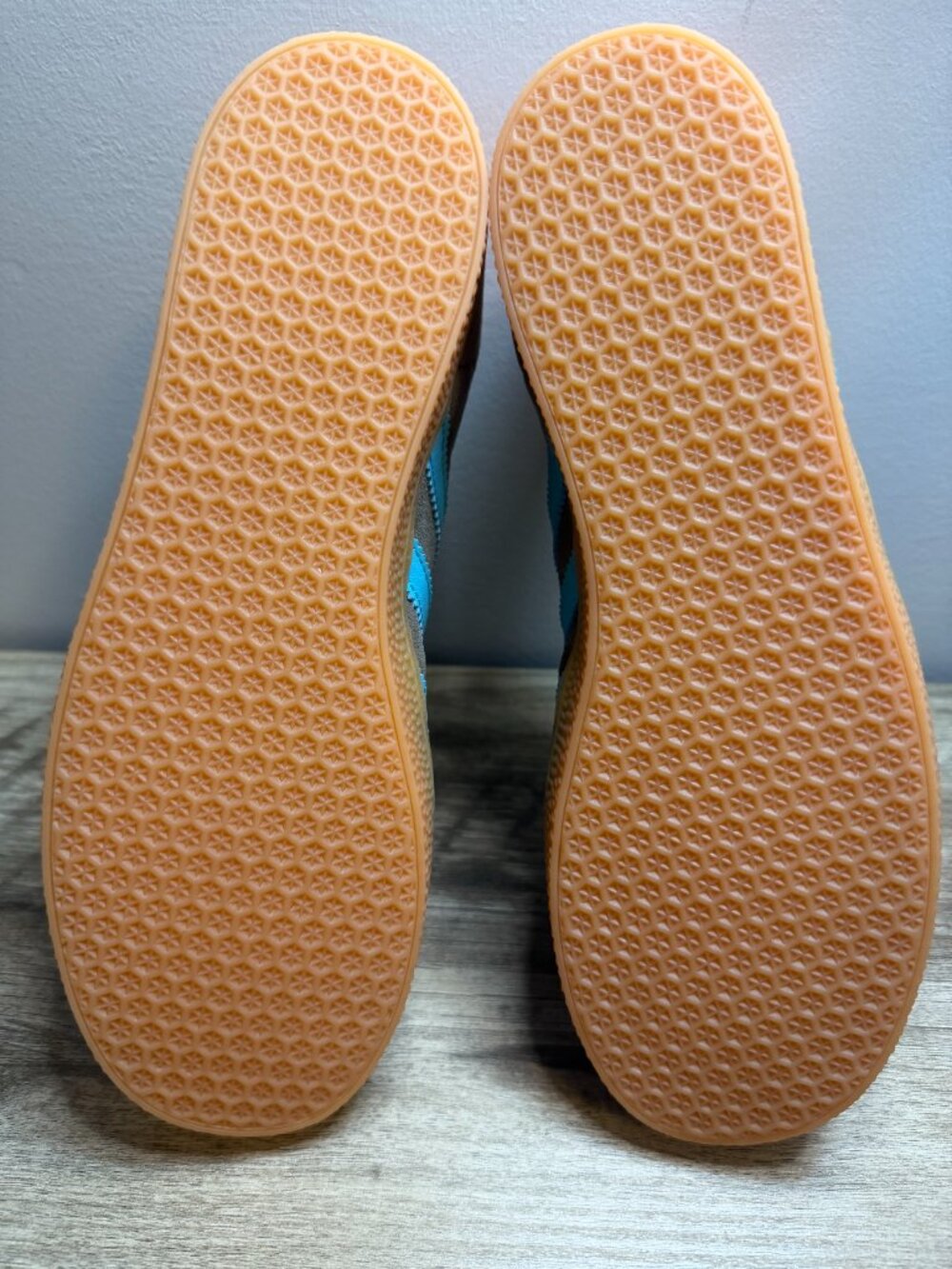Adidas Gazelle • Brown Suede w/ Teal + Orange • NWT • Men size 6/Women 7.5 - Picture 8 of 9